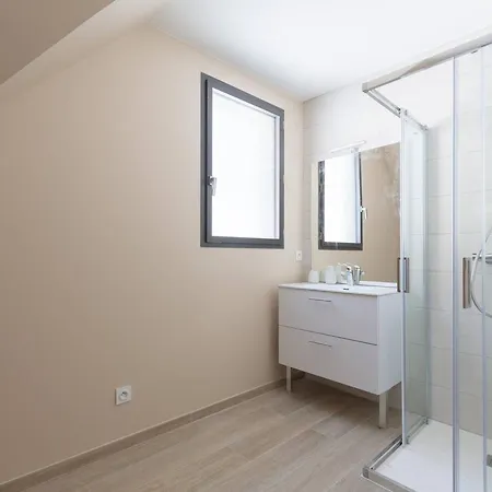 Vakantiehuis Maison Neuve 7 Pers Proche Centre Avec Wifi - Fr-1-695-65 *