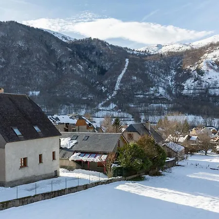 Maison 7 Pers Proche Centre, Animaux Et Parking - Fr-1-695-65 Holiday home Loudenvielle